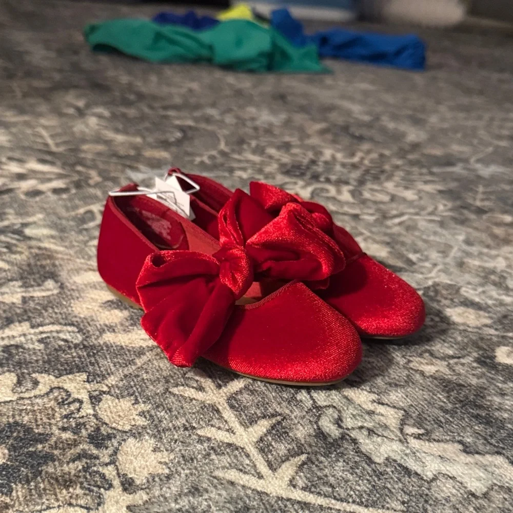 NWT Old Navy Toddler Velvet Shoes